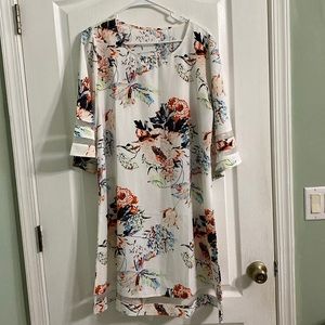 Boutique XL Floral Dress with sheer panels on sleeves and hem.